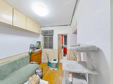 一梯两户,朝南一房,位置好,中间楼层,五星