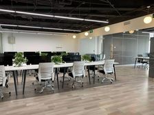 二里庄 学院路海泰大厦 60平120平180平 精装带桌椅