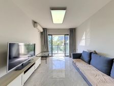 天安数码城旁次新楼,户型方正的3房2卫带装修