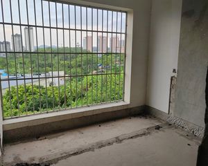 送车位急售 价格好谈正南 第四地质队西乡塘基地 3室2厅