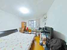 新上好房 三开间飞机户型 中间楼层 采光充足 诚心出售