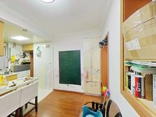 95年房龄一室一厅,花园位置,非顶楼,出小区即轨道交通!