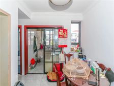 新上电梯两房,花园位置不靠路,采光刺眼,业主诚售双轨交汇