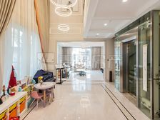 现代带地暖 装修保持好 南入户 带电梯