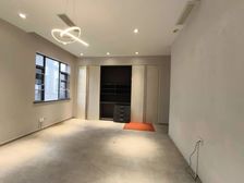 新出 独栋一楼带院子 精装 口 带上下水 独立卫生间