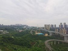 华侨城嘉陵江天大平层四房 正看欢乐谷
