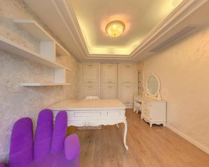 房子是顶加阁,视线好,南北通风