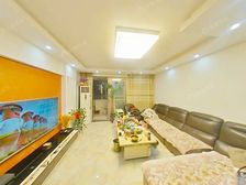 全明户型 超大阁楼 婚房装修 诚心出售