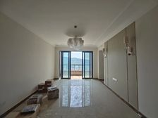 精装房 视线好 还没入住过 恒大照母山御景半岛