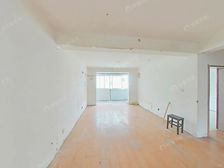 地鉄站 0 巨离 随时看房,社区配套齐全,户型好,居住舒适