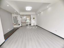 荣和山水美地五组团4房2厅中装160万