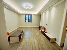 新上好房诚心出售看房方便边套精装修拎包住一表