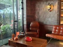 新出!门口送院子!年租12万,青果巷旁,出则繁华,入则宁静