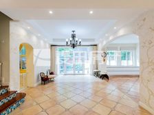 香江花园5室4厅精装修