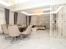 贝莱克五卧带泳池和花园别墅