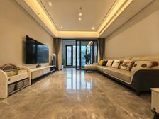 新上房源 万科翡翠方舟精装修 三房 住家安静