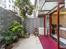 新上凤凰小区出门柒中稀有一楼带30平花园近地铁口南北通正2房