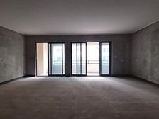 双书包,板式大横厅洋房四房,前后中庭228万