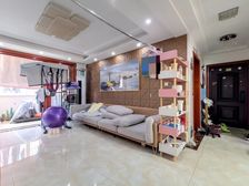 淞泽家园二区房带车位 柳叶湖边上 好房出售 户型周正 采光无