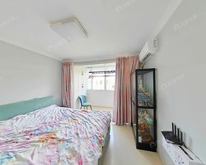 西郊新上一房一厅!厨卫朝北!位置佳视野好!看房方便!