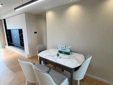 中旅城(二期) 次新房 双卫生间 南向采光好 精装可拎包入住