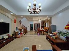 巴南区 阳光100阿尔勒一期 四房 215万