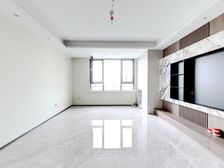 金嶺美地 前排看海景 65万新装套三 带车位带储藏室