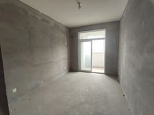 秀山花园 3房 330000.0 南北通透,视频房,采光充足