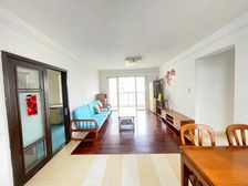 业主起家的好房子 现在换大豪宅了 想转给有缘人 花园中间安静