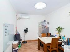 合川路口200 小区 一梯两户 看房需带墨镜 大双南全明