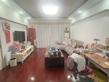 洪都花园3室2厅2卫南朝向136.0万元/套出售