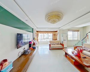 8号线地铁口174方精装修带露台,南北通透,可直接入住价可谈