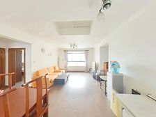 原始电梯房+带阁楼利用率高+视野开阔