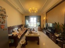 恒大翡翠华庭2房2厅精装66万