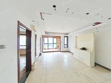 阎村绿城百合北区电梯三居室全明户型诚意出售