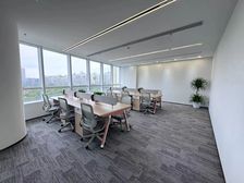 望京soho新出精装房源 大门头 朝南向 拎包入住