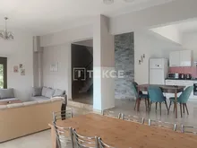 带泳池的豪华别墅,位于安塔利亚的卡什(Ka?)地区。