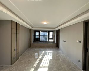 芳菲郡3室2厅2卫南朝向270.0万元/套出售