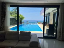 位于阿兰亚受欢迎地区贝克塔什的时尚海景别墅