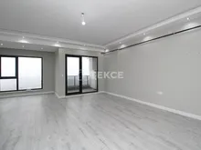 亚洛瓦(Yalova)设施齐全的建筑群中的典雅公寓