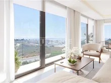 埃斯特波纳(Estepona)靠近高尔夫球场的功能性内饰新房