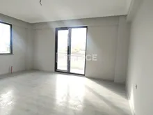 阿尔蒂诺瓦(Altinova)有海景和泳池的房产