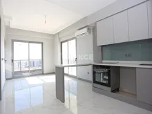 安塔利亚阿尔廷塔什(Alt?nta?)带泳池的小区公寓