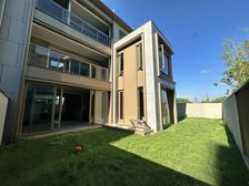 华侨城稀缺湖景双拼,上下5层,自带百平大花园,朝向视野无档