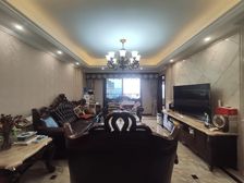 保利山庄中间位置 住家安静 装修保持好 视野开阔看江