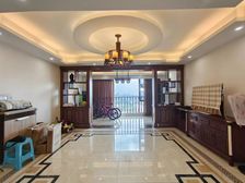 棕榈泉三期洋房 看湖视野好带大阳台实木家具