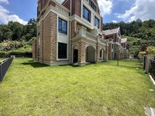 急售,托斯卡纳300平大花园靠山双拼,小区中间,前后视野无档