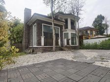 低于1500万的蓝湖郡独栋不多,这是其中一套