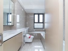 中建招商龙宸壹号 4室2厅 精装修出售价格可谈