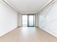 次顶楼 房东包税 中建招商龙宸壹号 4室2厅 精装修